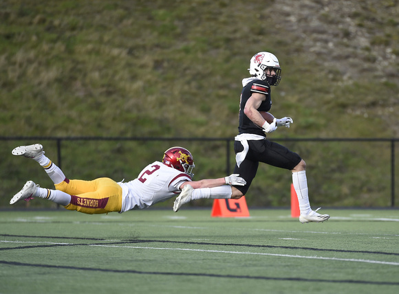 Steilacoom HS WR Tre Horner Breaks a Tackle into the End Zone